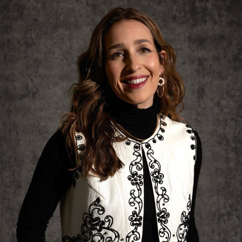 León, Sarah