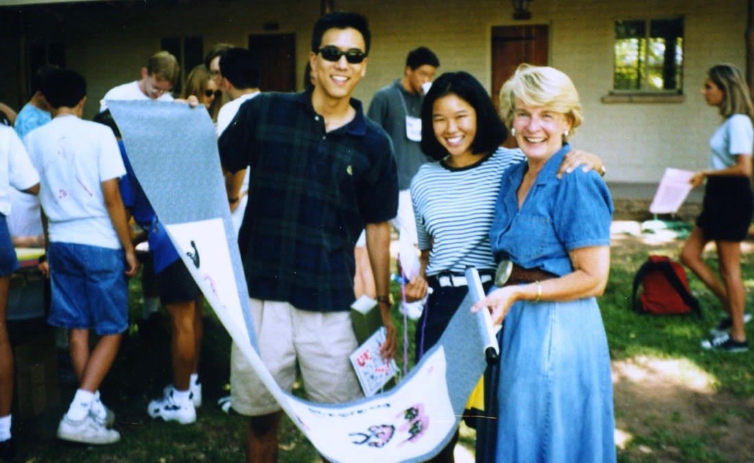 Photo of Barbra Barnes with students at the Flinn Scholars retreat