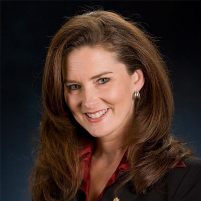 Molly Edwards headshot